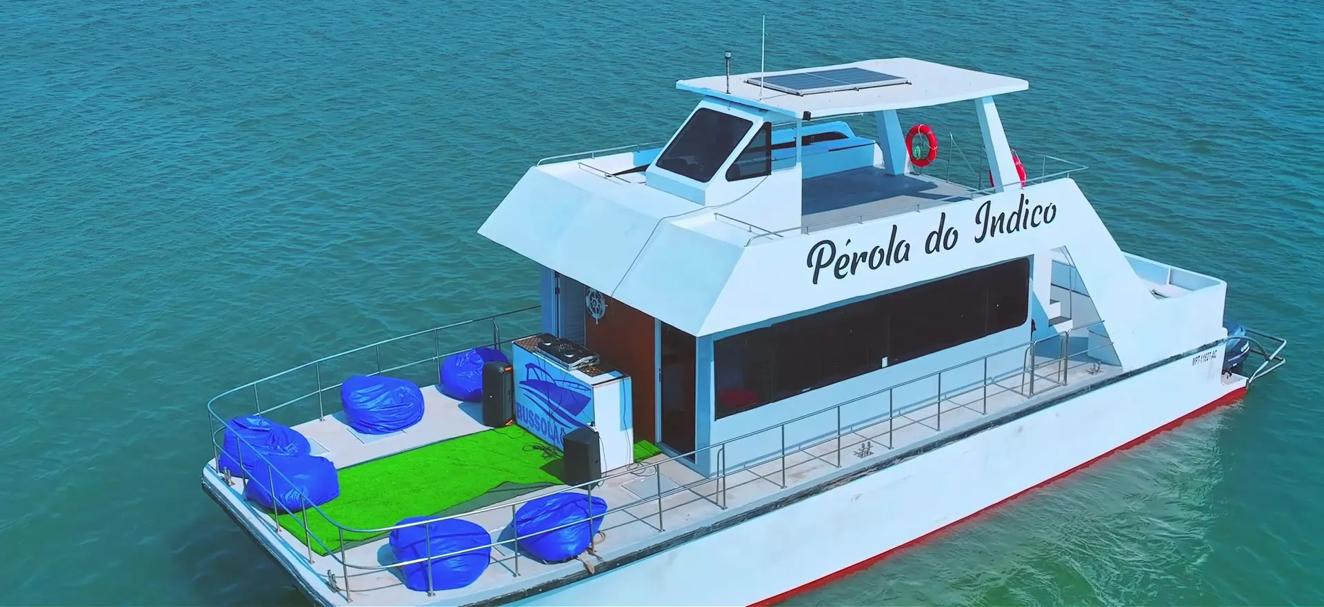 Pérola do Índico - O catamarã visto do ar, na Baía de Maputo